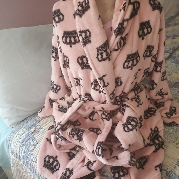 -   super soft ! juicy couture fleece robe - Picture 12 of 16